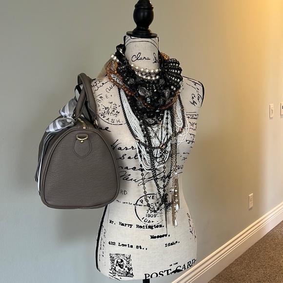 Steve Madden Dark Grey Bowler Style Purse - Picture 12 of 12